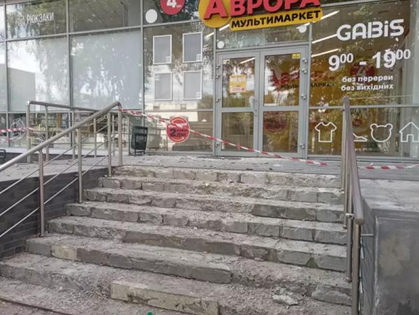 як виглядає вулиця у Чернівцях після атаки РФ як виглядає вулиця у Чернівцях після атаки РФ