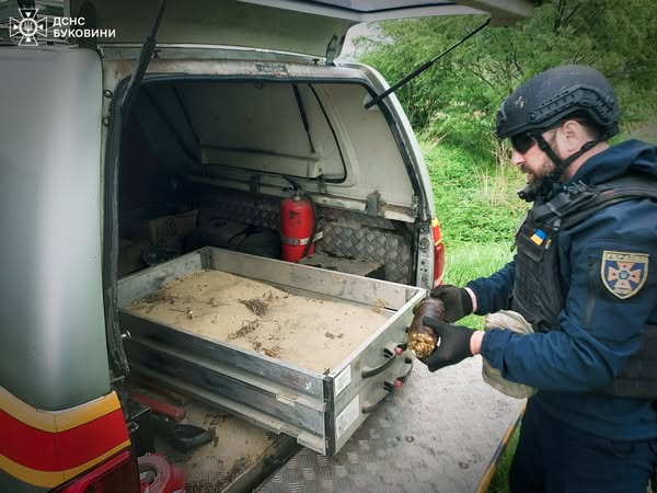 У Кострижівці надзвичайники знищили артилерійський снаряд » ТВА