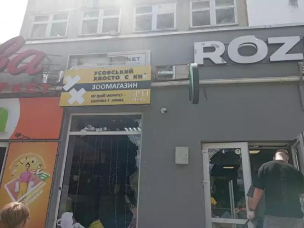 як виглядає вулиця у Чернівцях після атаки РФ як виглядає вулиця у Чернівцях після атаки РФ