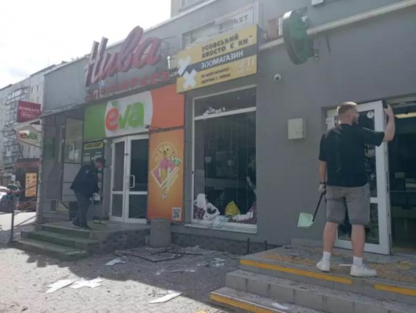 як виглядає вулиця у Чернівцях після атаки РФ як виглядає вулиця у Чернівцях після атаки РФ