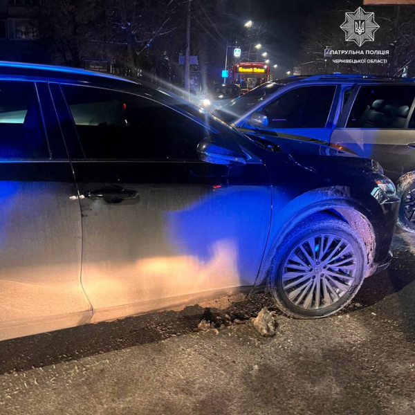 У Чернівцях на вулиці Небесної Сотні відбулася ДТП &raquo; ТВА