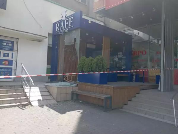 як виглядає вулиця у Чернівцях після атаки РФ як виглядає вулиця у Чернівцях після атаки РФ