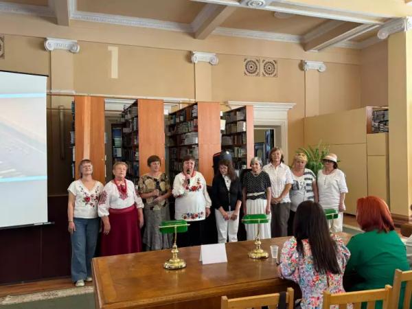 Студенти-пенсіонери відгуляли випускний