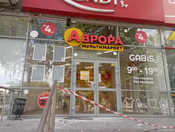 як виглядає вулиця у Чернівцях після атаки РФ як виглядає вулиця у Чернівцях після атаки РФ