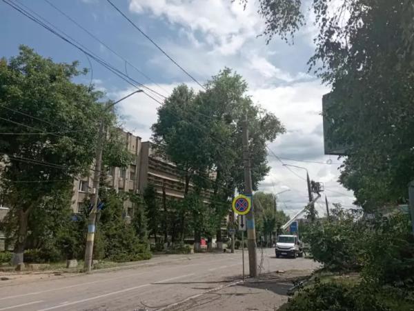 як виглядає вулиця у Чернівцях після атаки РФ як виглядає вулиця у Чернівцях після атаки РФ