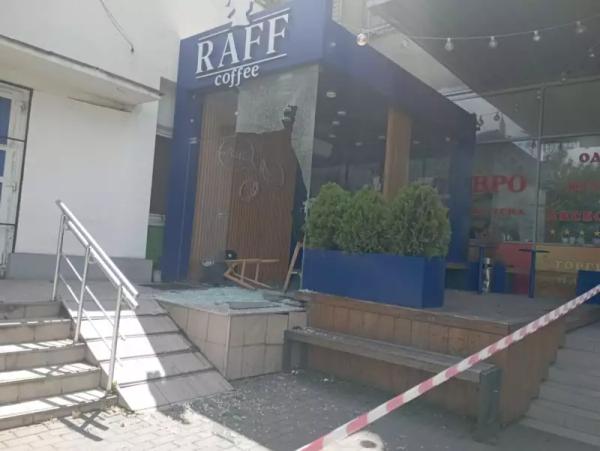 як виглядає вулиця у Чернівцях після атаки РФ як виглядає вулиця у Чернівцях після атаки РФ