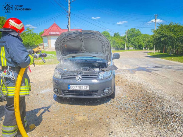 На Буковині рятувальники ліквідували загоряння трьох автомобілів » ТВА