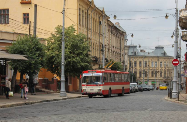Через відключення напруги на вулиці Хотинській тимчасово не курсує тролейбус №5 » ТВА Через відключення напруги на вулиці Хотинській тимчасово не курсує тролейбус №5 » ТВА