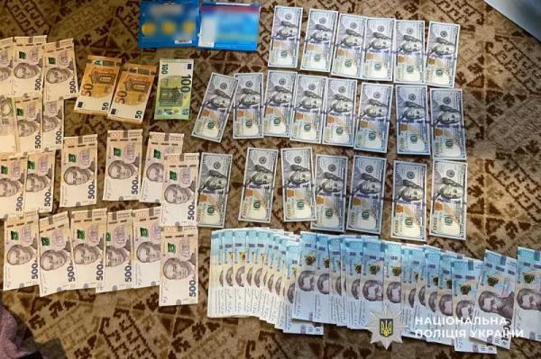 Нацполіція викрила злочинну групу Нацполіція викрила злочинну групу