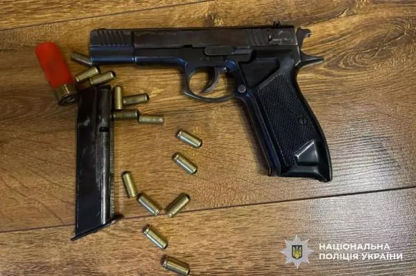 Нацполіція викрила злочинну групу Нацполіція викрила злочинну групу