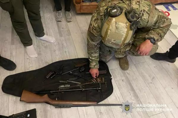 Нацполіція викрила злочинну групу Нацполіція викрила злочинну групу