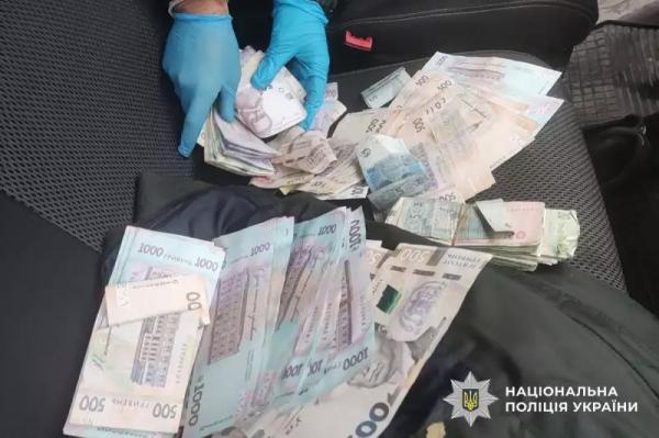 Нацполіція викрила злочинну групу Нацполіція викрила злочинну групу